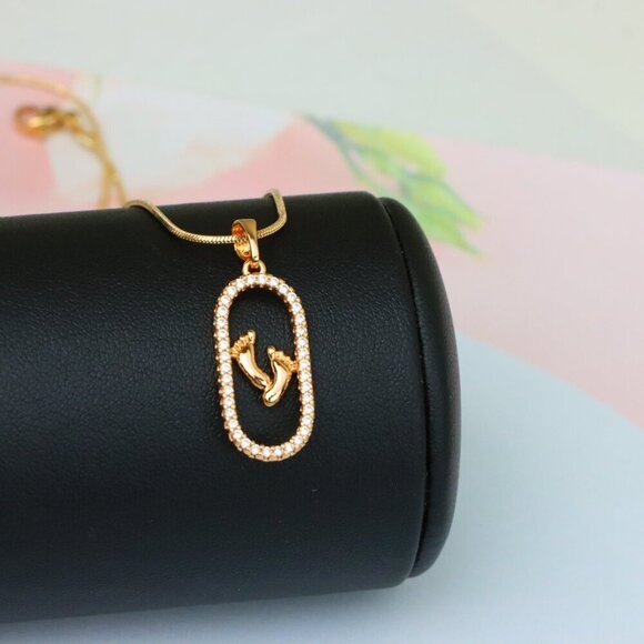 "Rose Gold Baby Feet Pendant in Sparkling Oval Frame with CZ Accents, XPPT1528 - Picture 4 of 13
